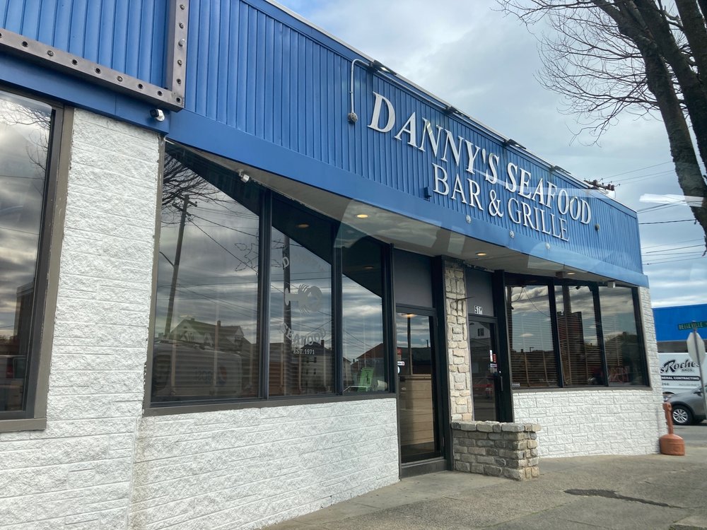 Danny's Seafood Bar & Grille